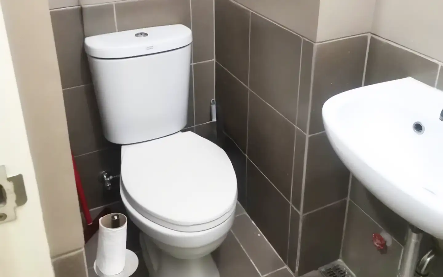 Toilet and bath of the studio unit at Vista Taft Manila