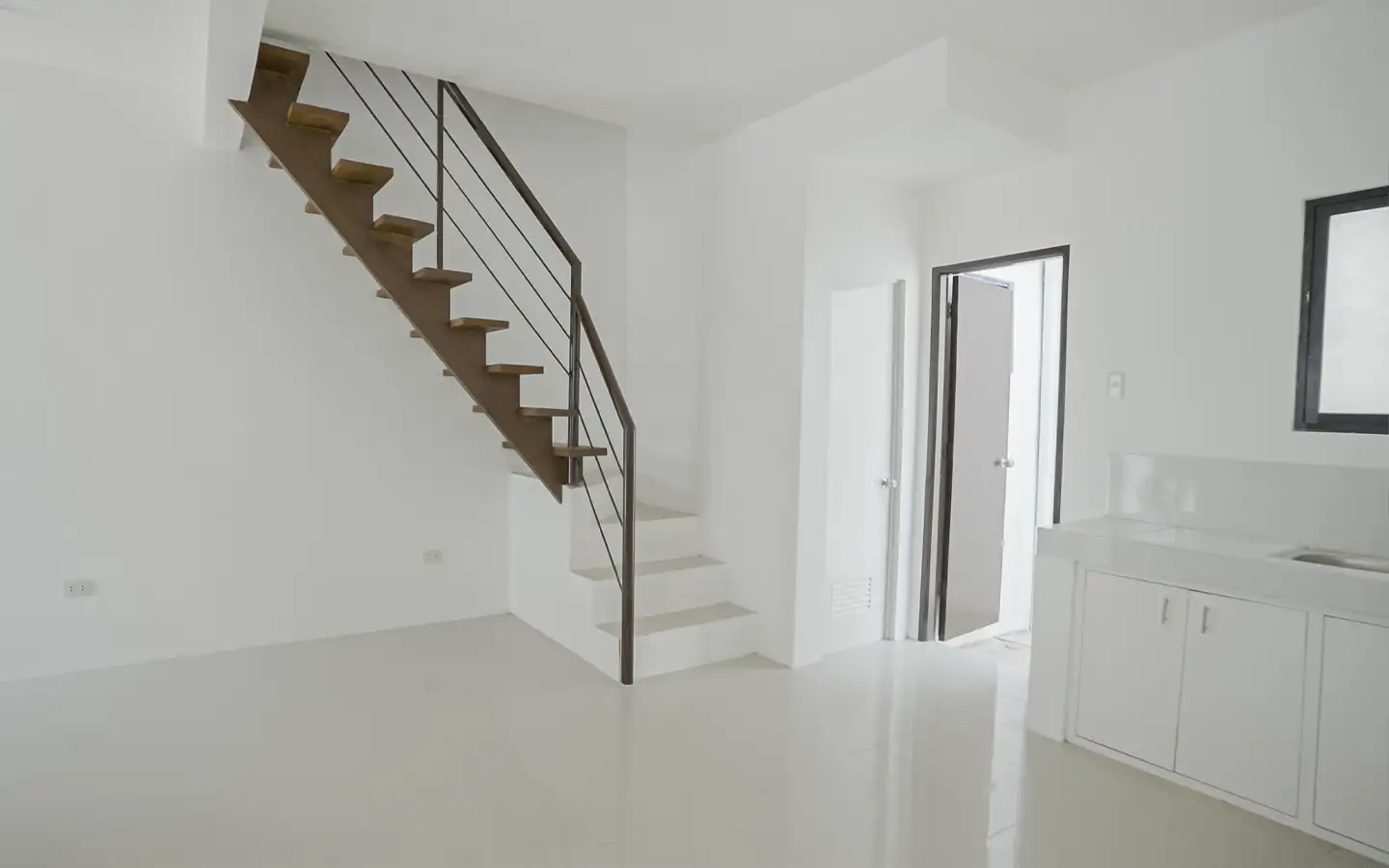 Turnover finish showing the living and kitchen areas of the townhouse