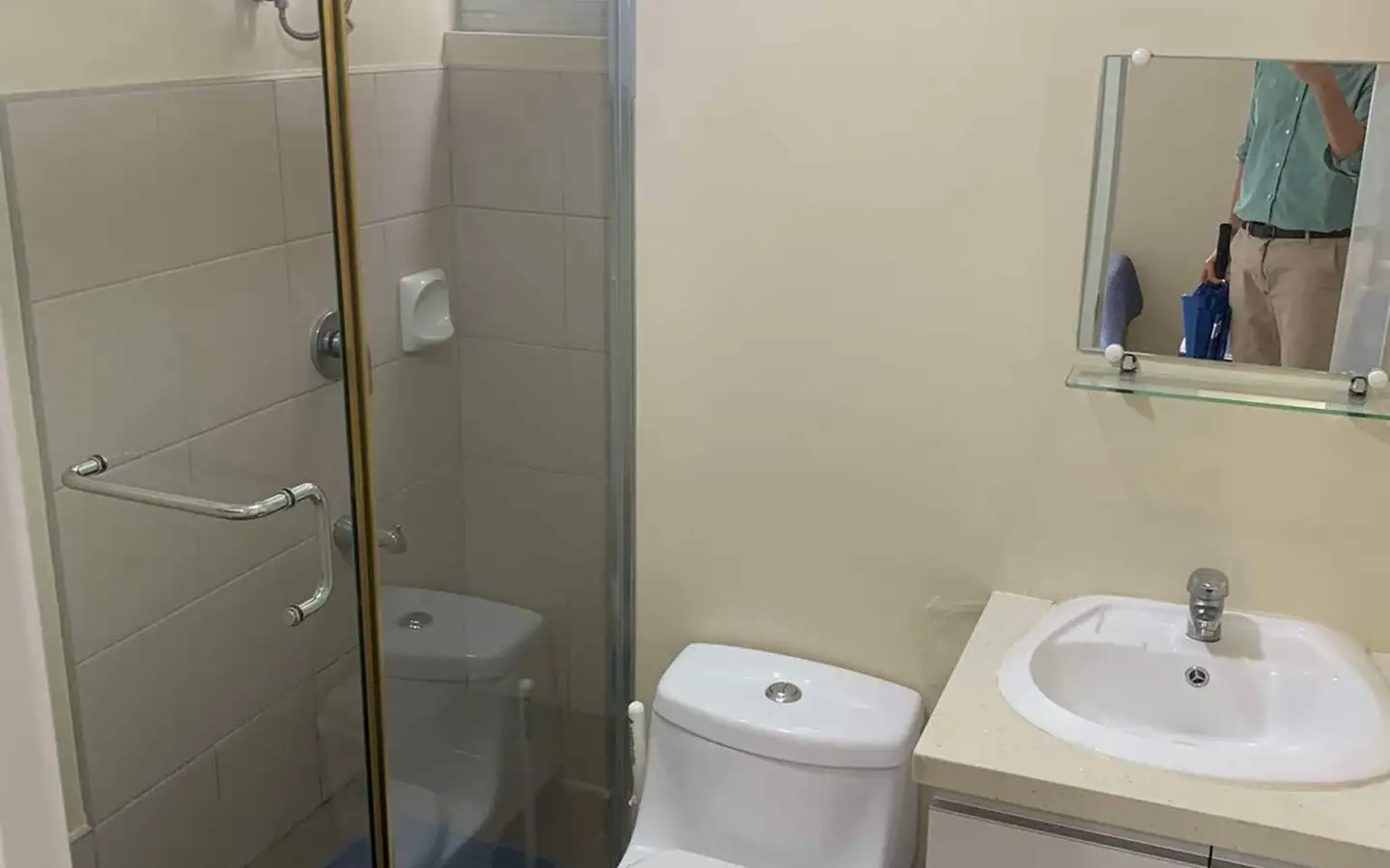 Avida 34th Street Tower 1 – Toilet and Bath 2-Bedroom Condo for Sale in BGC – Avida 34th Street