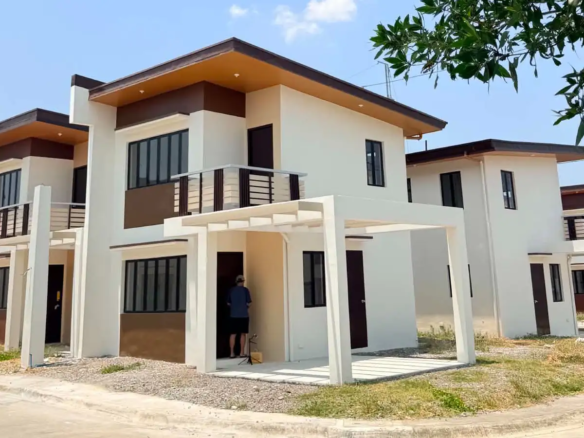 Exterior of a house and lot for sale in Idesia Dasmarinas