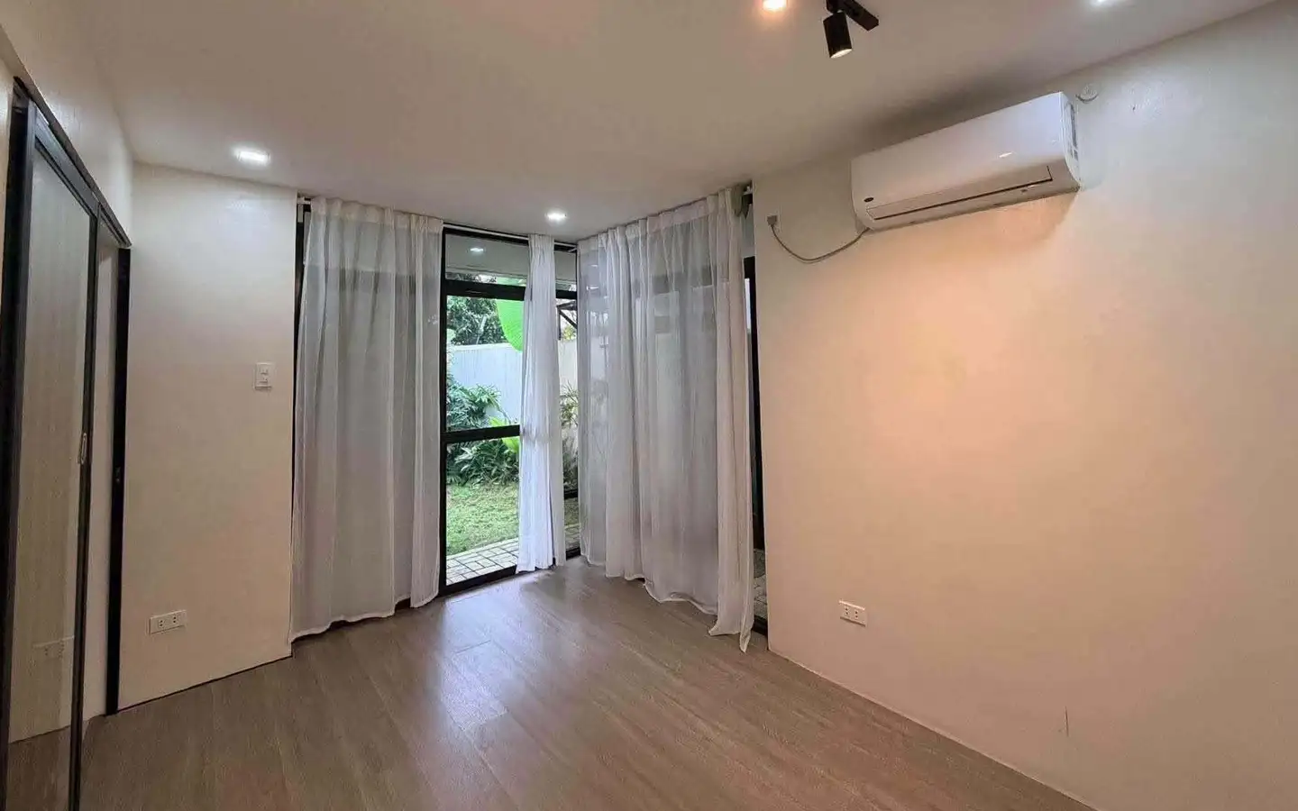 Royale Tagaytay Estates House Bedroom 2 4 Bedroom House for Rent in Royale Tagaytay Estates (Also For Sale)