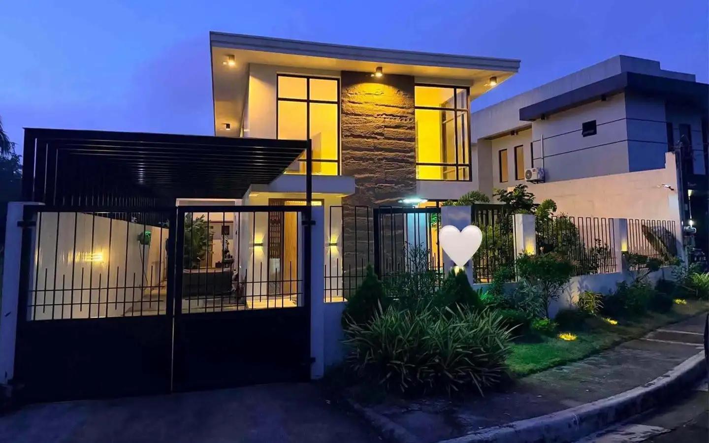 Royale Tagaytay Estates House Exterior – Night Exterior of the house in Royale Tagaytay Estates at night